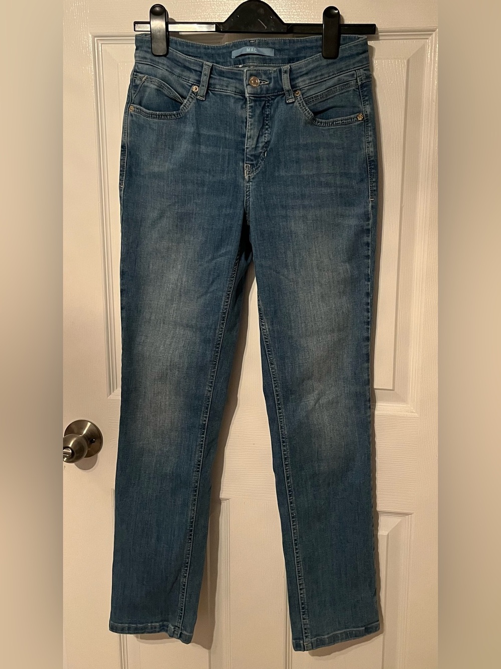 MAC Straight Leg Light Wash Stretch Jeans Size 8